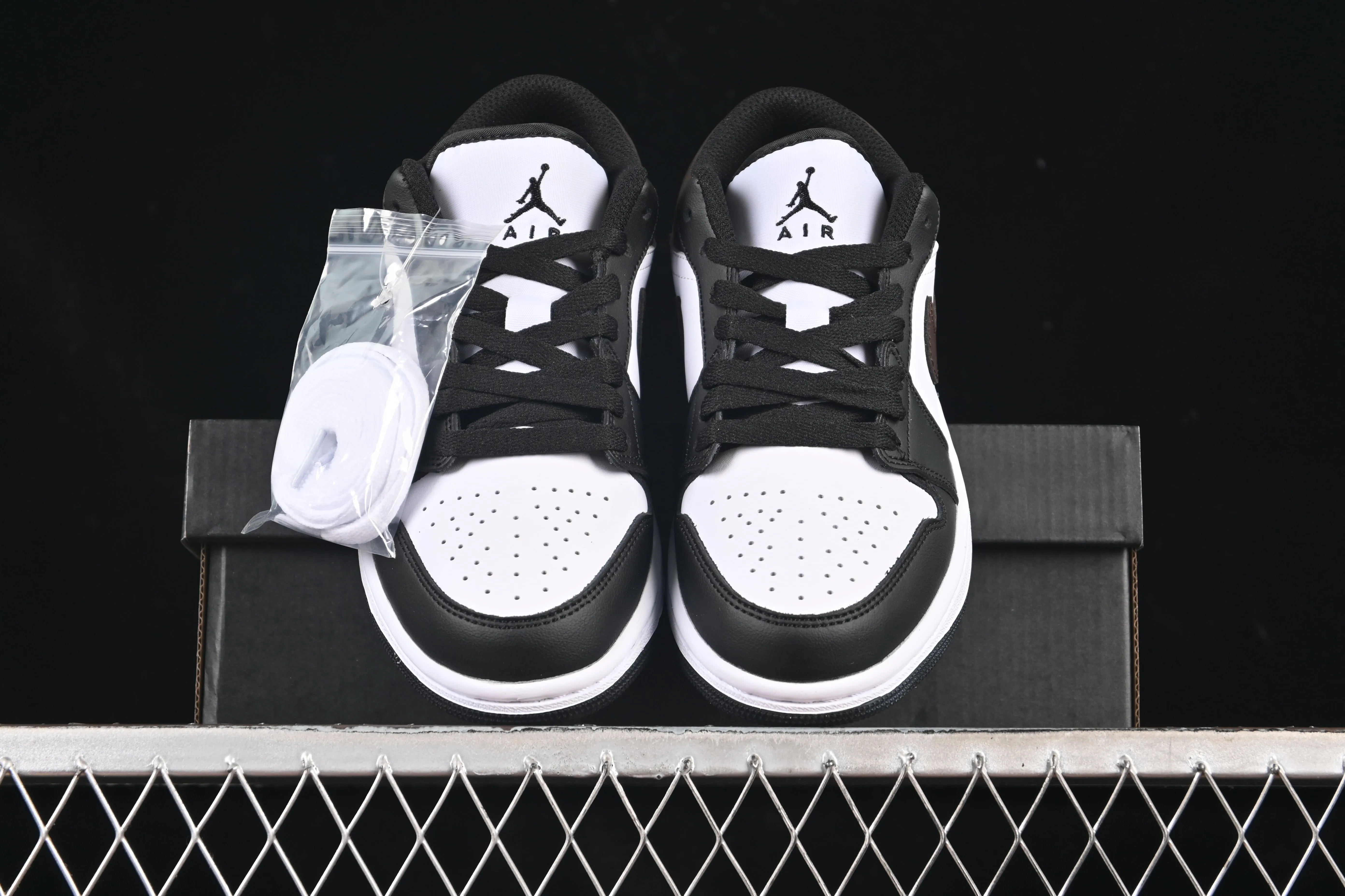 All categories Air Jordan Jordan series basketball shoes Air Jordan 1 Low Air Jordan 1 Low AJ1 Joe 1 black color low-top cultural casual sneakers IO3393-010